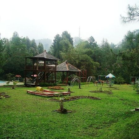 Hotel Taman Piknik Puncak Exterior foto