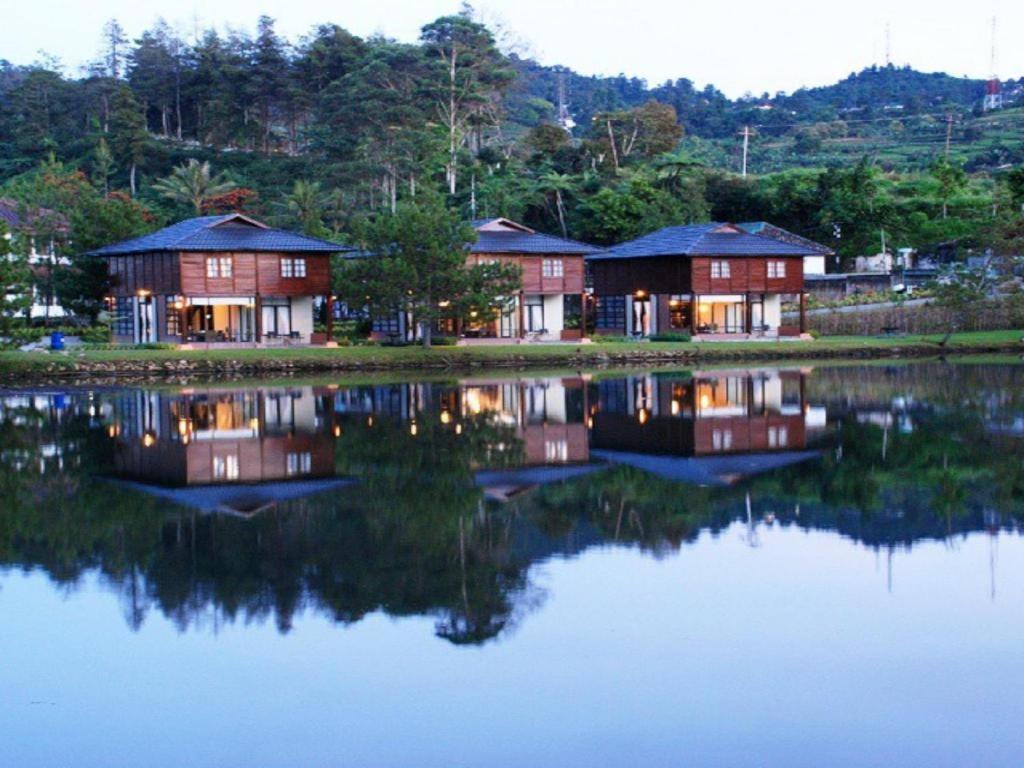 Hotel Taman Piknik Puncak Exterior foto